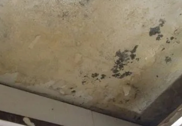 肇庆市阳台漏水维修公司分享下肇庆市卫生间渗水维修需要注意哪些问题。
